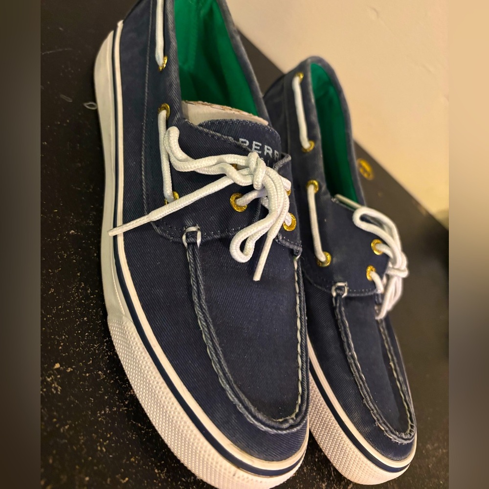Women’s Sperrys size 8M